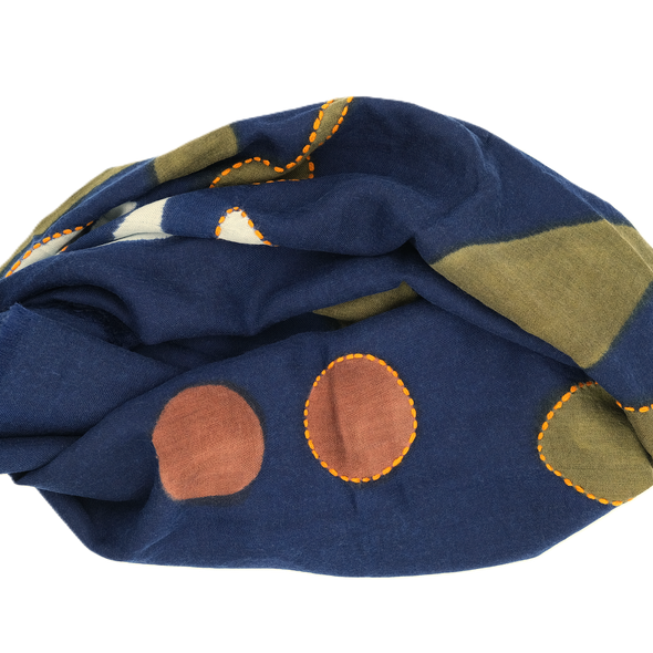Embroidered "mumbai" scarf with navy blue background colour / ROSI